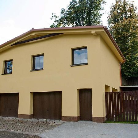 Apartmany Nad Parkem ブロウモフ エクステリア 写真