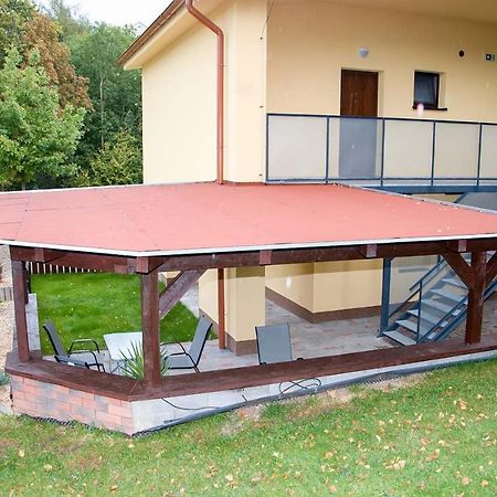 Apartmany Nad Parkem ブロウモフ エクステリア 写真